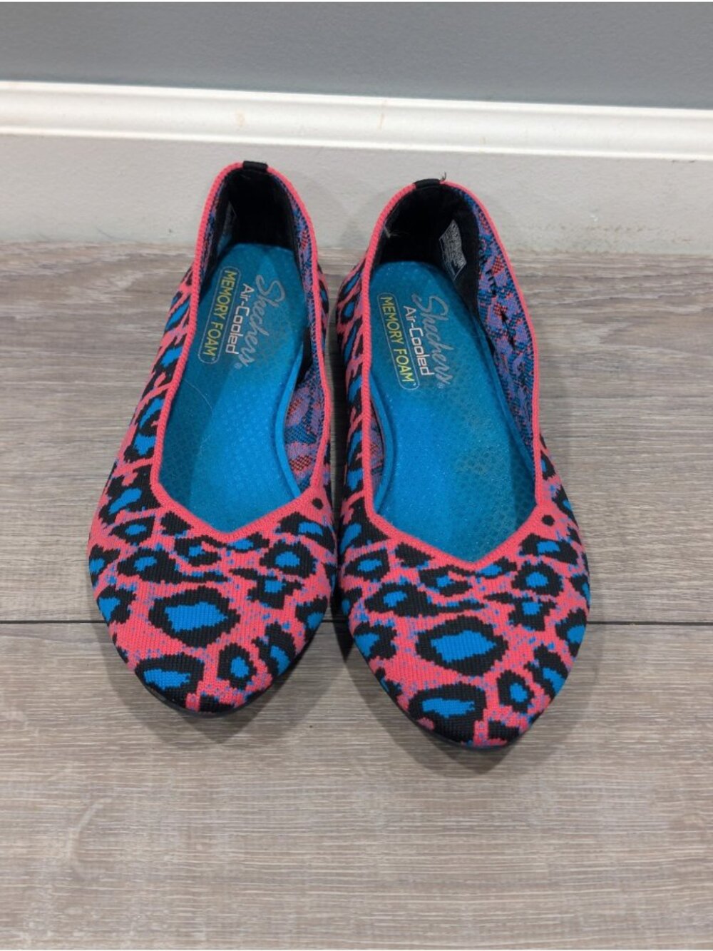 Skechers Womens 8.5 Cleo Claw-Some Ballet Flats Hot Pink Blue Leopard Print Shoe